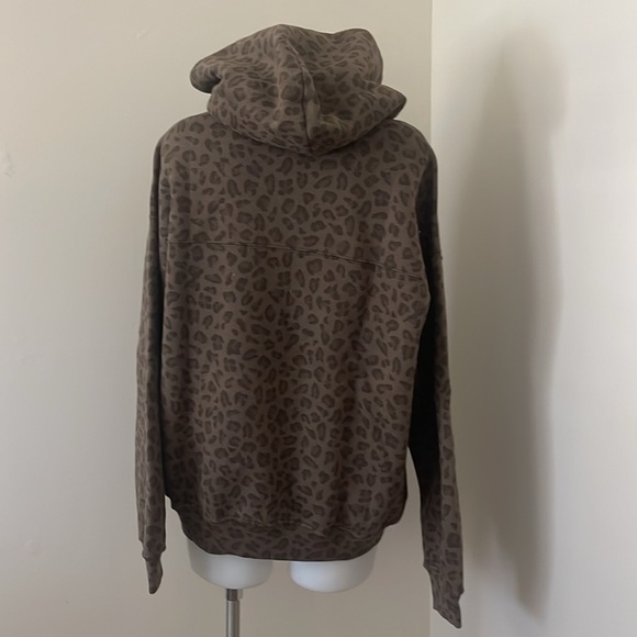 (NWT) Abercrombie & Fitch Men’s Essential Popover Hoodie Animal Print, Large - Picture 10 of 14
